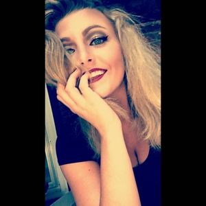 Meet your Posher, Cara